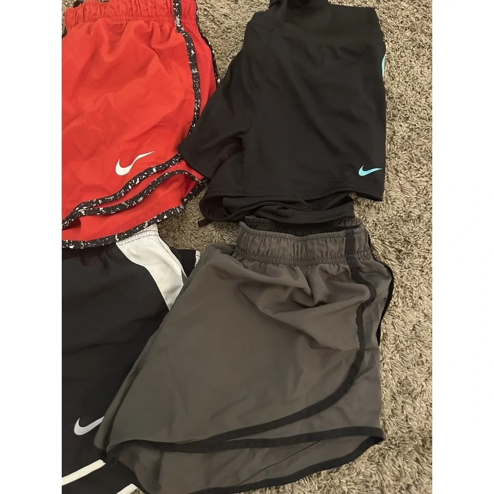 Womens Nike Athletic Shorts Lot Of 8 All Medium‎ - Picture 2 of 3